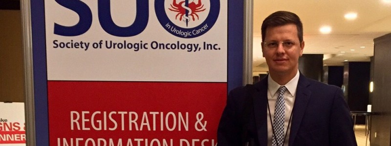 Médico participa de encontro internacional sobre urologia oncológica